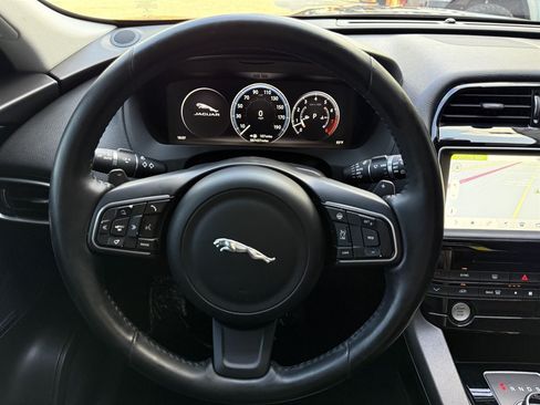 Used 2017 Jaguar F-PACE Prestige AWD/4WD image 25