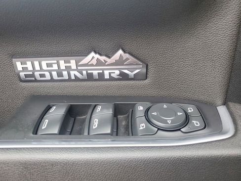 Certified 2024 Chevrolet Silverado 1500 High Country w/ Technology Package image 22