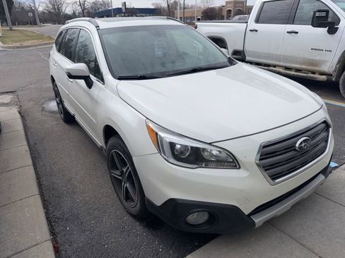 Used 2017 Subaru Outback 3.6R Touring image 1