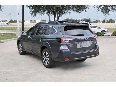 Used 2024 Subaru Outback Premium AWD/4WD image 4