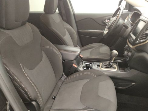 Used 2015 Jeep Cherokee Latitude w/ Comfort/Convenience Group FWD image 21