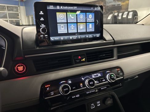 New 2025 Honda Pilot EX-L image 10