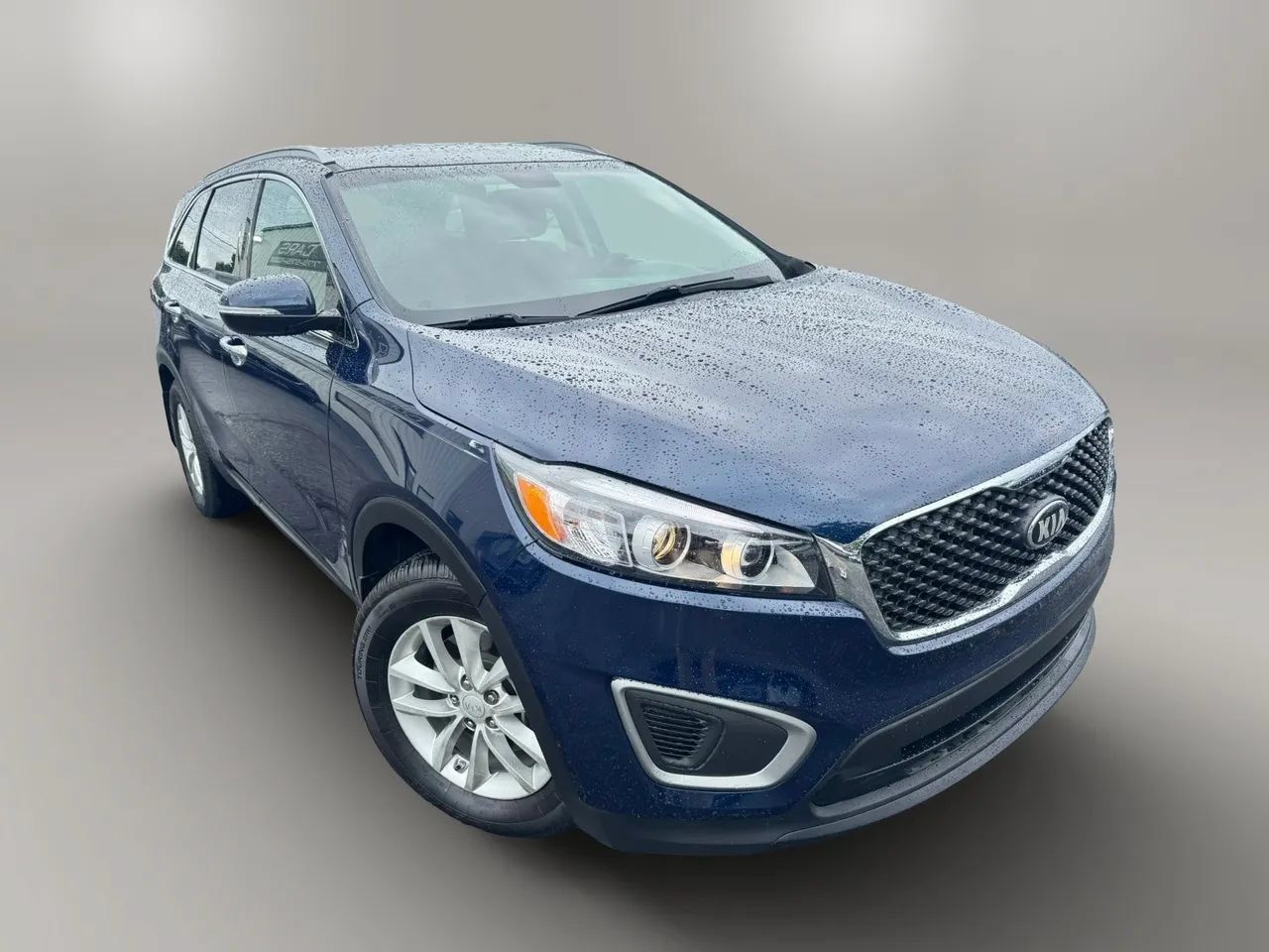 Used 2016 Kia Sorento FWD image 2