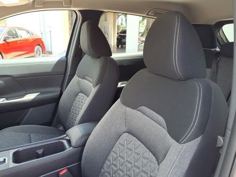 Certified 2025 Nissan Kicks SV image 5