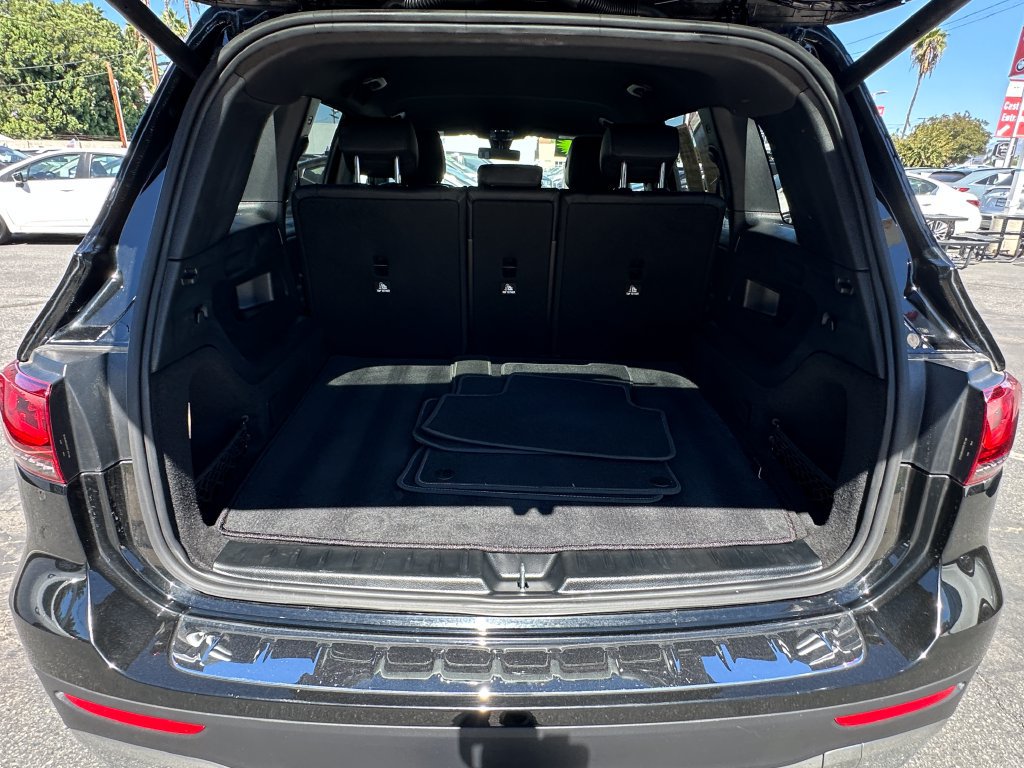 Used 2023 Mercedes-Benz GLB 250 4MATIC w/ Premium Package image 18
