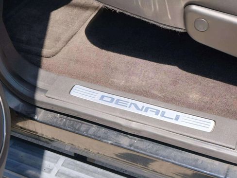 Used 2014 GMC Sierra 2500 Denali image 30