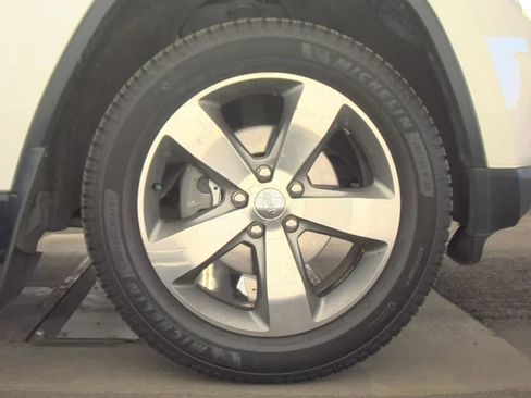 Used 2014 Jeep Grand Cherokee Limited image 10