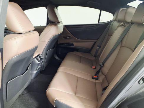 Used 2025 Lexus ES 300h w/ Premium Package FWD image 13