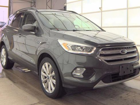 Used 2019 Ford Escape SEL image 2
