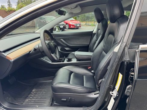 Used 2020 Tesla Model 3 Standard Range Plus RWD image 9
