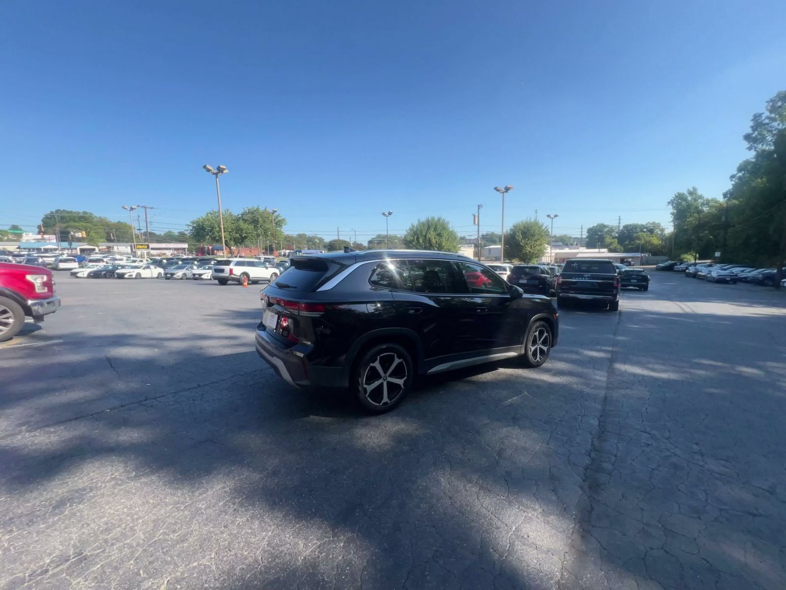 Used 2026 Volkswagen Tiguan SE FWD image 13