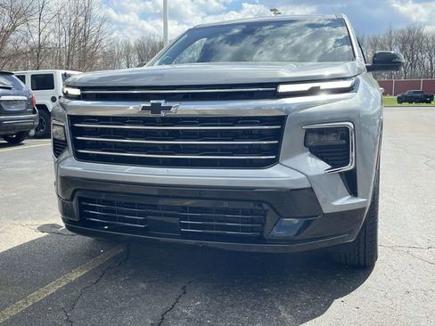 Used 2025 Chevrolet Traverse High Country w/ LPO, Floor Liner Package FWD image 32