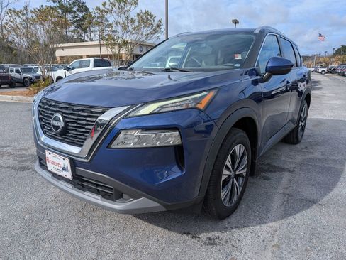 Used 2022 Nissan Rogue SV w/ SV Premium Package image 8