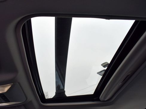 Used 2023 Toyota RAV4 Limited image 23