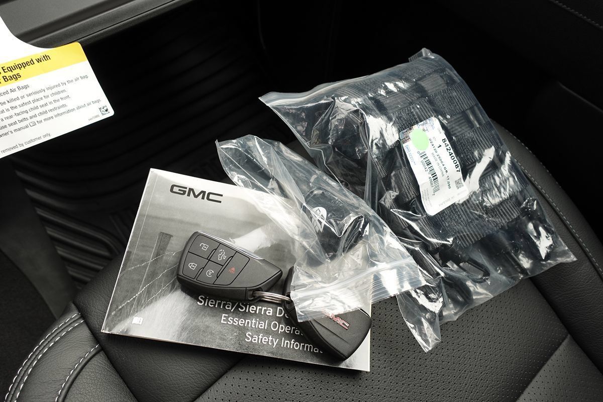 Used 2025 GMC Sierra 1500 Elevation AWD/4WD image 40