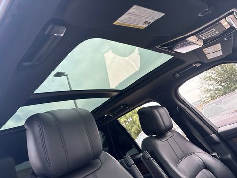 Used 2019 Land Rover Range Rover Supercharged AWD/4WD image 16
