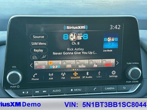 Used 2025 Nissan Rogue SV image 35