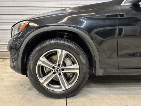 Used 2019 Mercedes-Benz GLC 300 4MATIC image 4