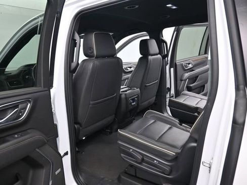 Used 2023 Chevrolet Suburban Premier RWD image 10
