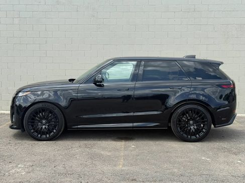 Used 2024 Land Rover Range Rover Sport AWD/4WD image 4