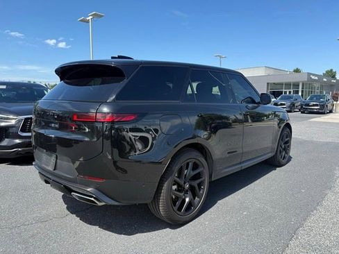 Used 2025 Land Rover Range Rover Sport SE AWD/4WD image 13