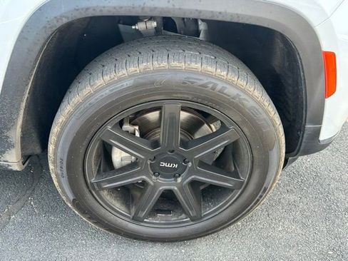 Used 2022 Jeep Grand Cherokee L Limited image 13