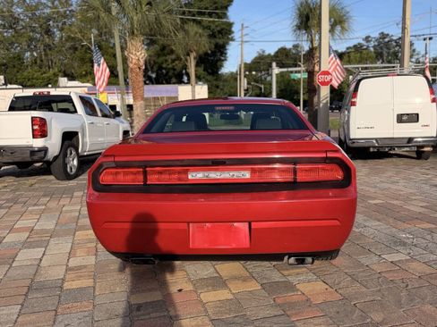 Used 2012 Dodge Challenger SXT Plus RWD image 8