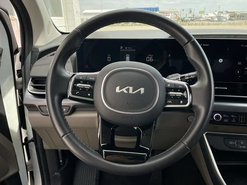 Used 2026 Kia Carnival FWD image 14