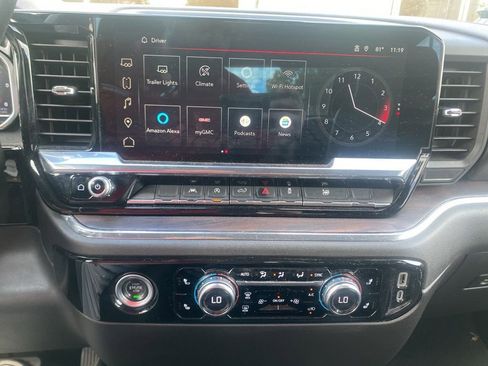 Used 2024 GMC Sierra 1500 SLT image 26