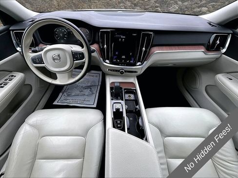Used 2022 Volvo S60 B5 Momentum w/ Climate Package FWD image 14