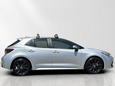Used 2025 Toyota Corolla XSE FWD image 4