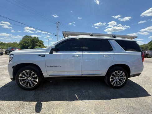 Used 2021 GMC Yukon Denali w/ Denali Ultimate Package AWD/4WD image 3