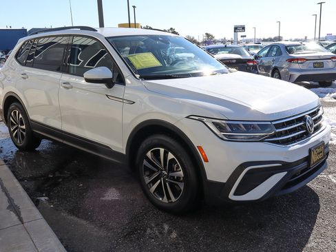 Used 2024 Volkswagen Tiguan S image 3