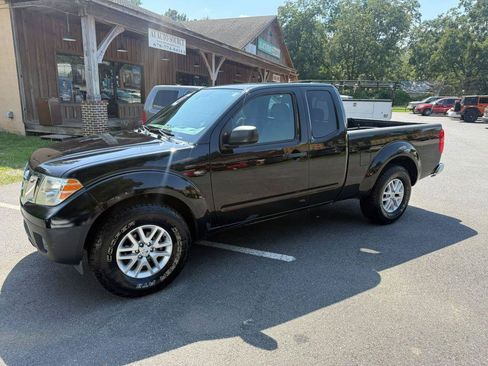 Used 2010 Nissan Frontier XE w/ XE Preferred Pkg RWD image 1