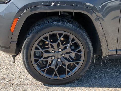 Used 2023 Jeep Grand Cherokee L Summit image 21