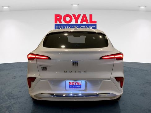 New 2026 Buick Envista Avenir image 5