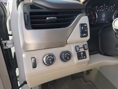 Used 2016 GMC Yukon Denali w/ Open Road Package AWD/4WD image 33