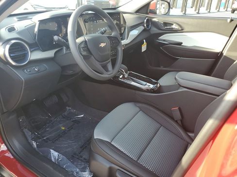 New 2026 Chevrolet Trax LT image 18