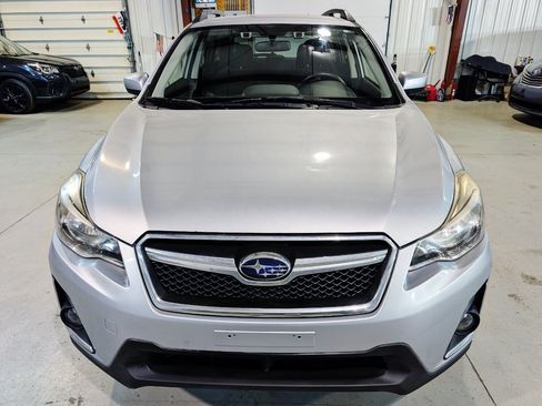 Used 2017 Subaru Crosstrek 2.0i Premium AWD/4WD image 11