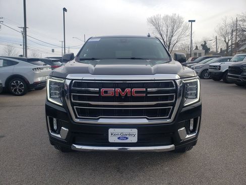 Used 2021 GMC Yukon XL SLT image 2