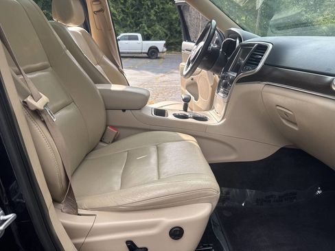 Used 2015 Jeep Grand Cherokee Limited w/ Luxury Group II image 20