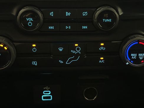Used 2024 Ford F350 XLT w/ 360-Degree Camera Package AWD/4WD image 17