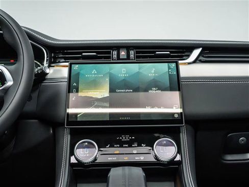 New 2025 Jaguar F-PACE R-Dynamic S AWD/4WD image 29