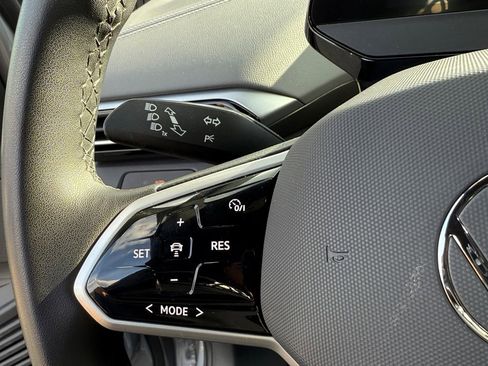 Used 2023 Volkswagen ID.4 Pro image 21