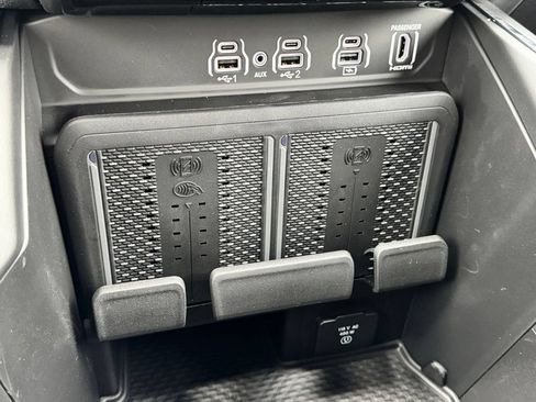 New 2026 RAM 1500 Laramie w/ Night Edition AWD/4WD image 20