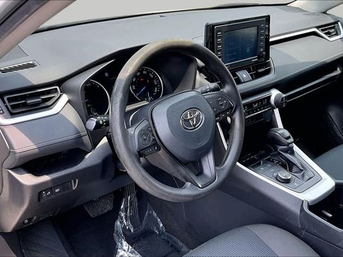Used 2022 Toyota RAV4 LE AWD/4WD image 17