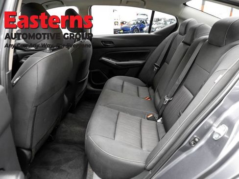 Used 2025 Nissan Altima 2.5 SV FWD image 21