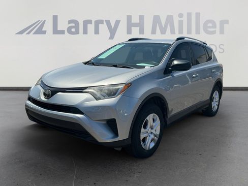Used 2018 Toyota RAV4 LE w/ Carpet Mat Package FWD image 1