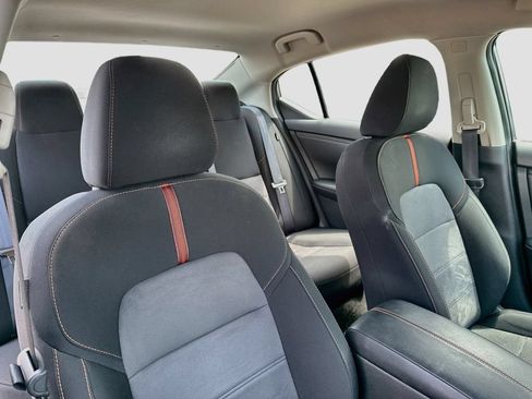 Used 2023 Nissan Sentra SR w/ Electronics Package FWD image 22