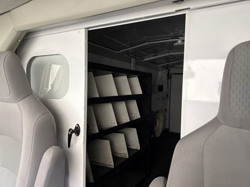 Used 2016 Ford E-350 and Econoline 350 Super Duty RWD image 22